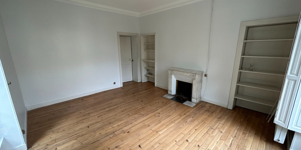 appartement à PAU (64000)
