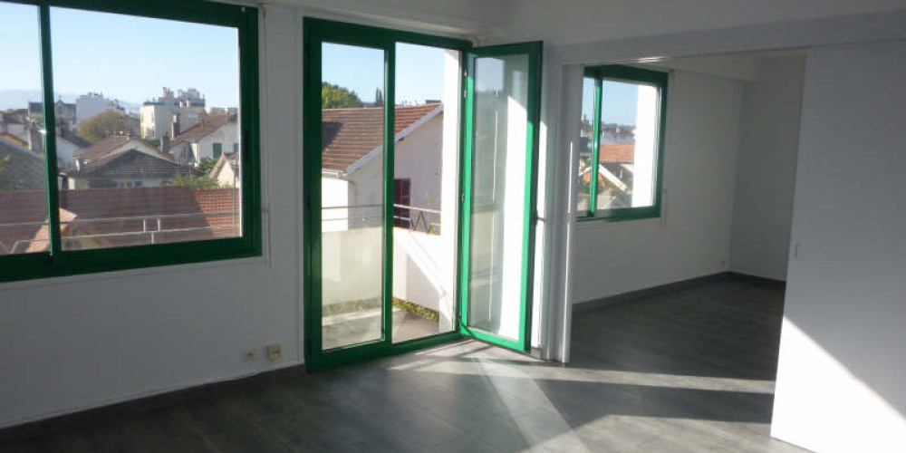 appartement à PAU (64000)