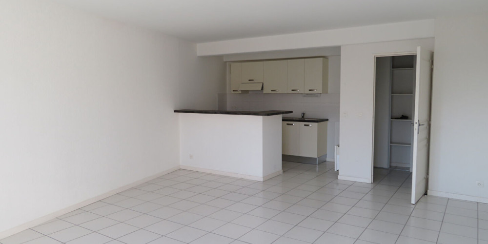 appartement à PAU (64000)