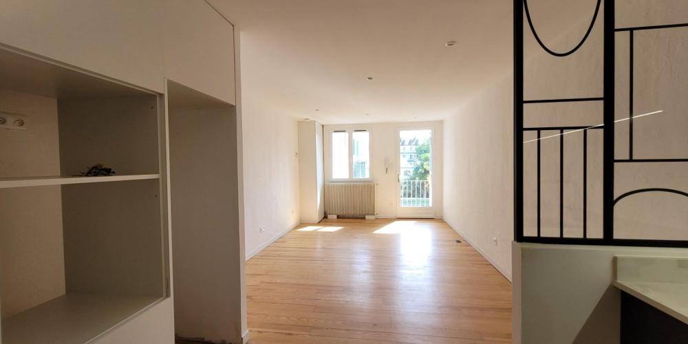 appartement à PAU (64000)
