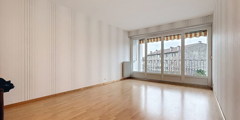 appartement à PAU (64000)