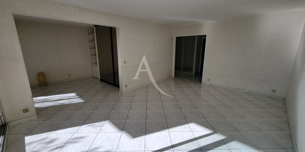 appartement à PAU (64000)