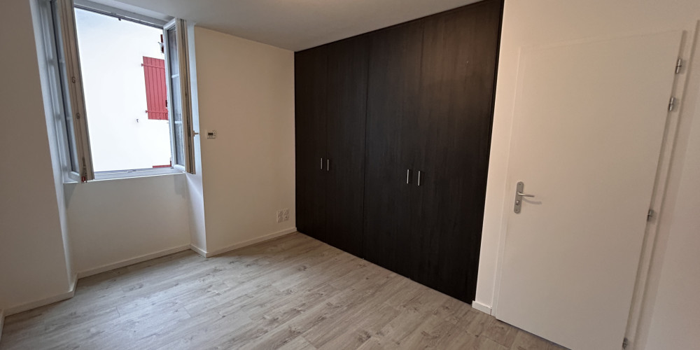 appartement à AINHOA (64250)