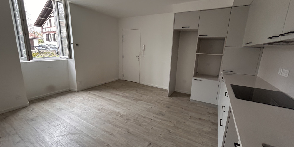 appartement à AINHOA (64250)