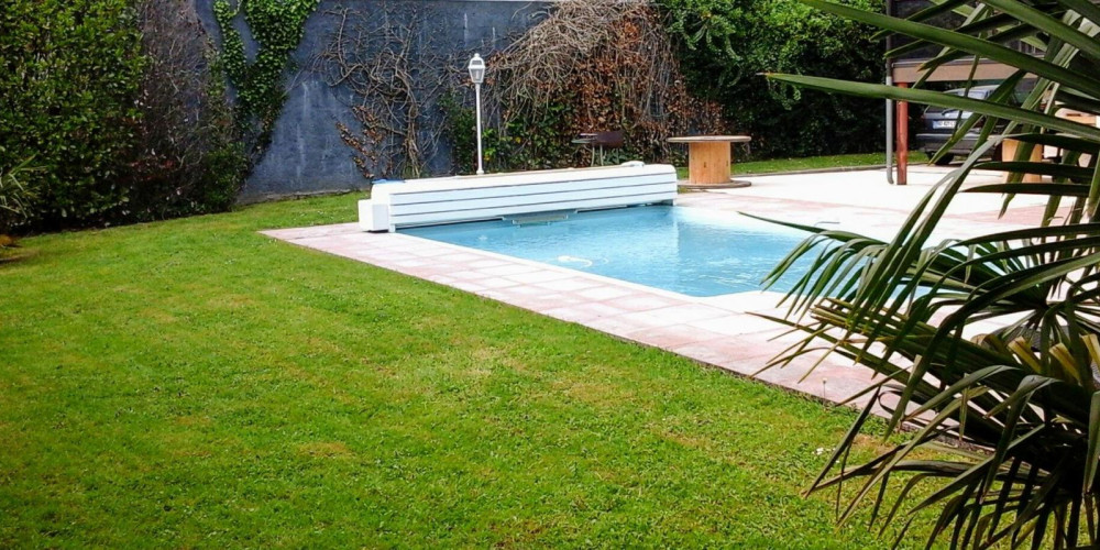 maison à PAU (64000)