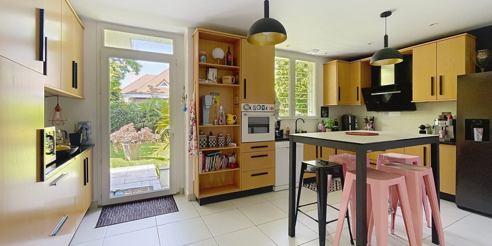 maison à PAU (64000)