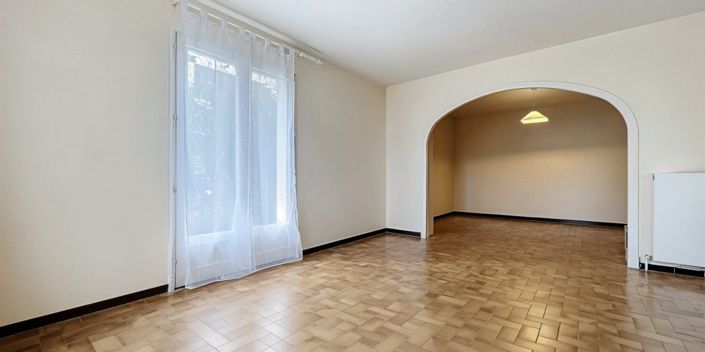 maison à PAU (64000)