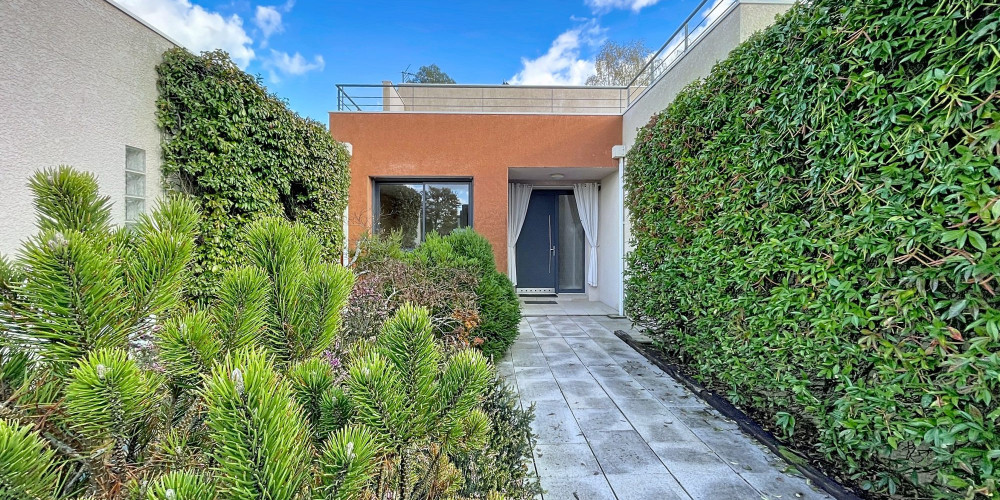 maison à PAU (64000)