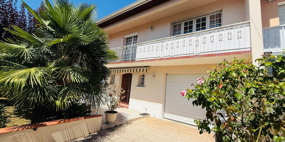 maison à PAU (64000)