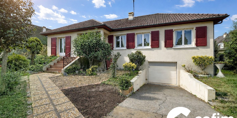 maison à PAU (64000)