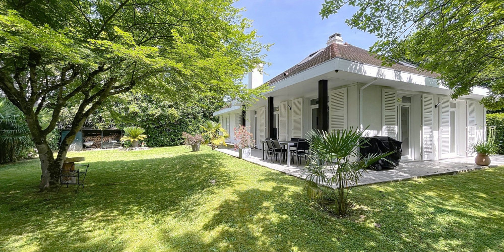 maison à PAU (64000)