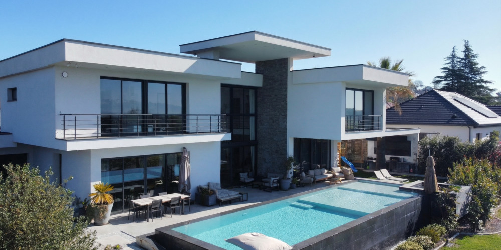 maison à PAU (64000)