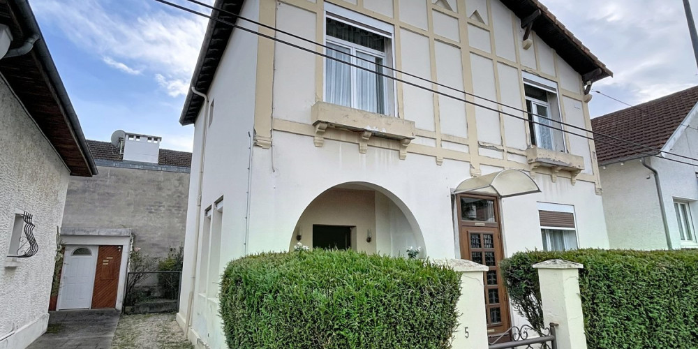 maison à PAU (64000)