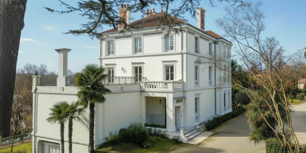 maison à PAU (64000)