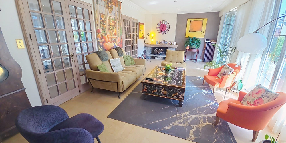 maison à PAU (64000)