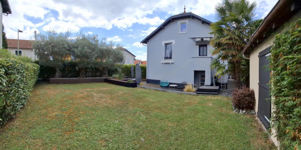 maison à PAU (64000)