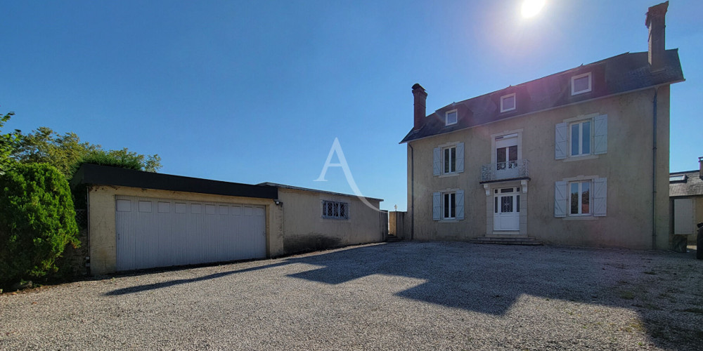 maison à PAU (64000)