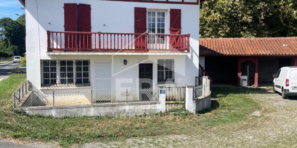 maison à MEHARIN (64120)