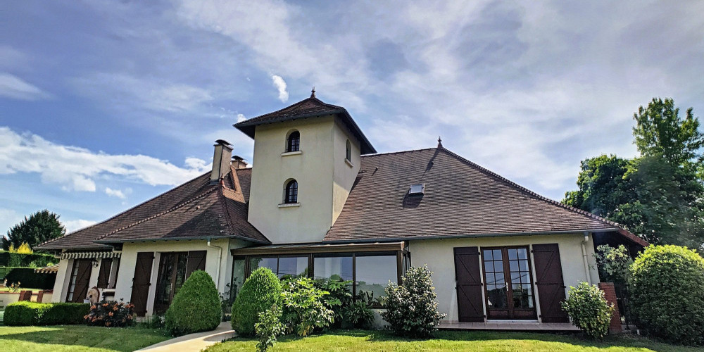 maison à MONTARDON (64121)