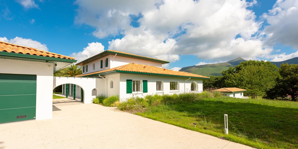 maison à URRUGNE (64122)