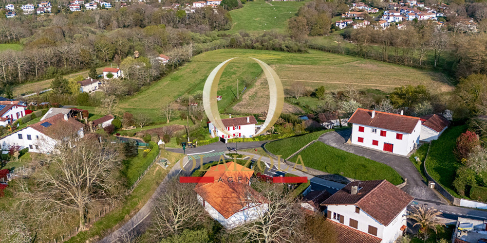 maison à BASSUSSARRY (64200)