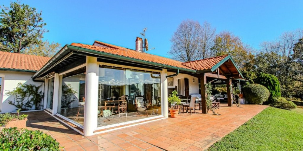 maison à BASSUSSARRY (64200)