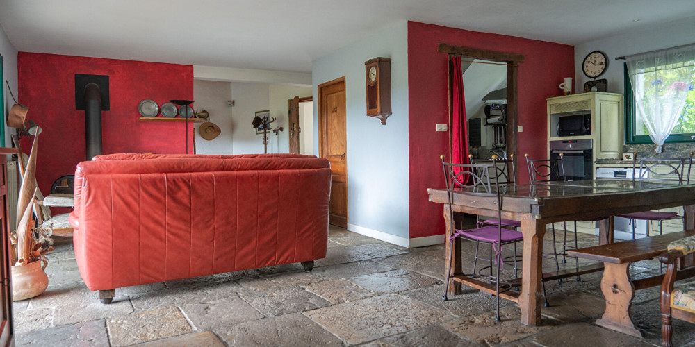 maison à BASSUSSARRY (64200)