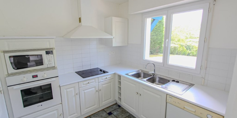 maison à BASSUSSARRY (64200)