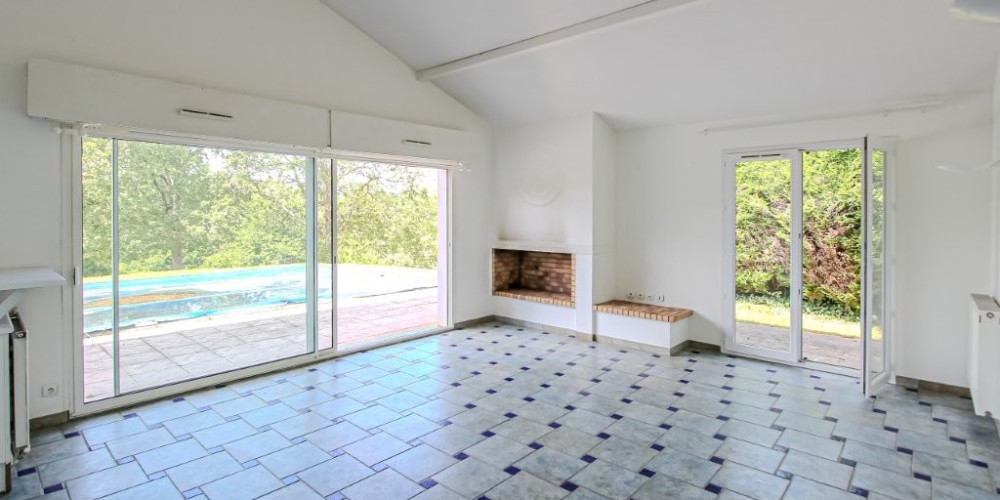 maison à BASSUSSARRY (64200)