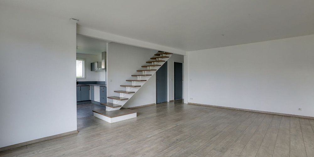 maison à BASSUSSARRY (64200)