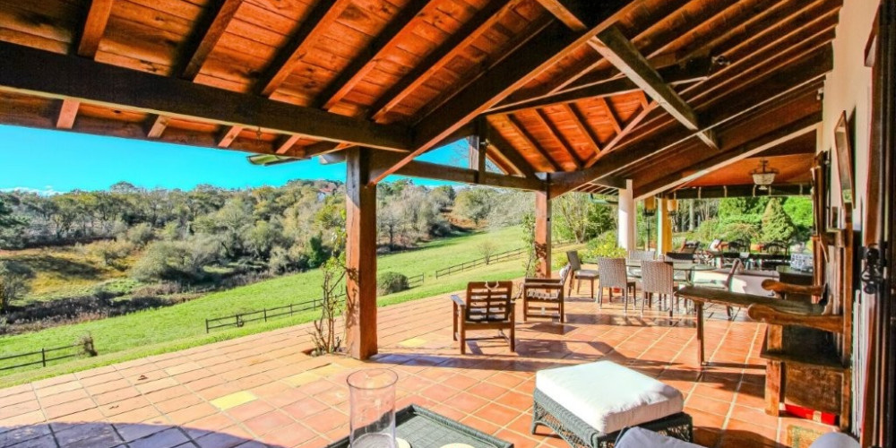 maison à BASSUSSARRY (64200)