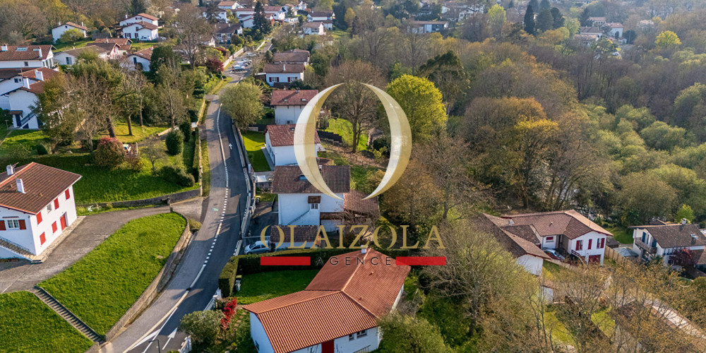 maison à BASSUSSARRY (64200)