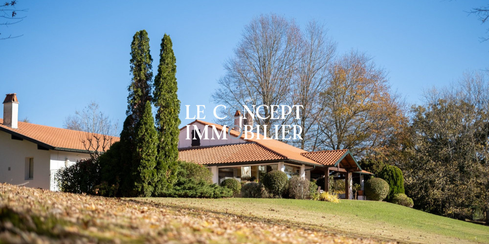 maison à BASSUSSARRY (64200)