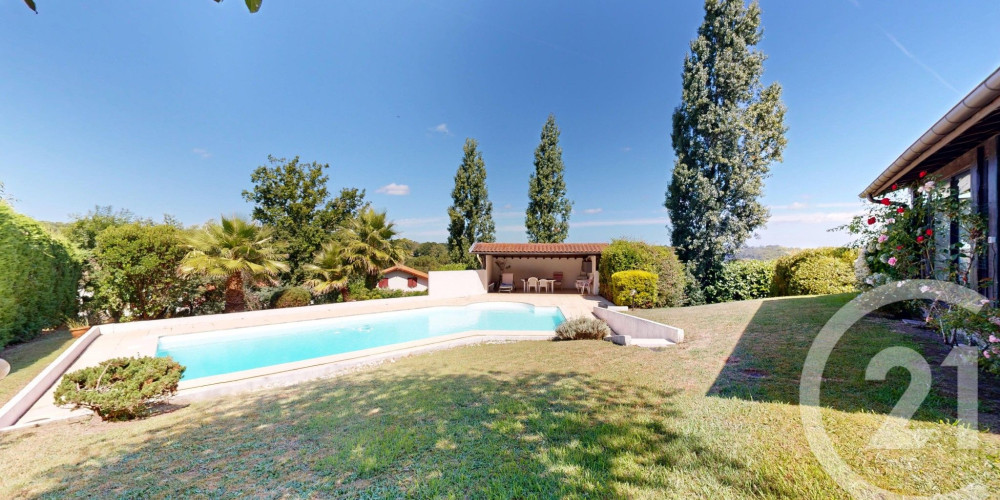 maison à BASSUSSARRY (64200)