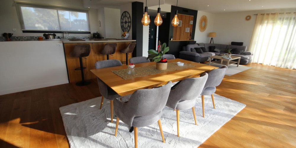 maison à UZEIN (64230)