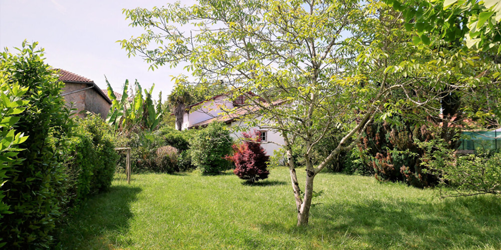 maison à URT (64240)