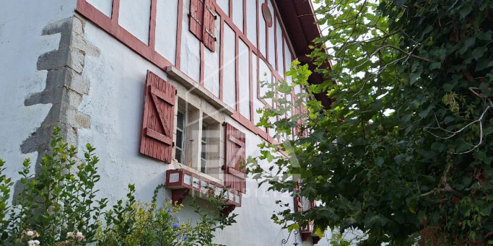 maison à URT (64240)