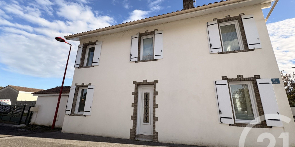 maison à PUYOO (64270)