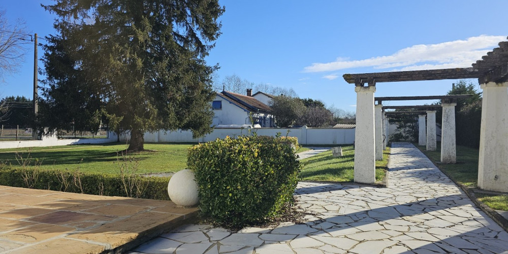 maison à PUYOO (64270)