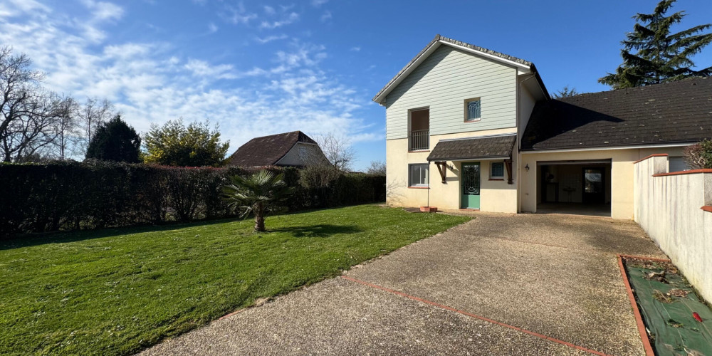 maison à LEMBEYE (64350)