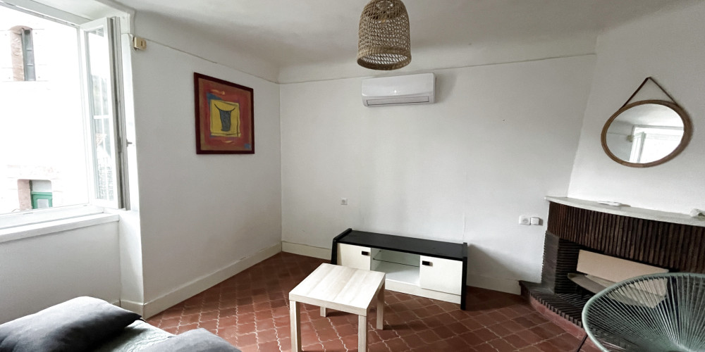 maison à UREPEL (64430)