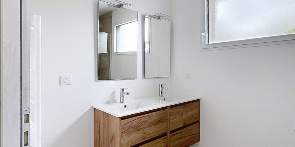 maison à THEZE (64450)