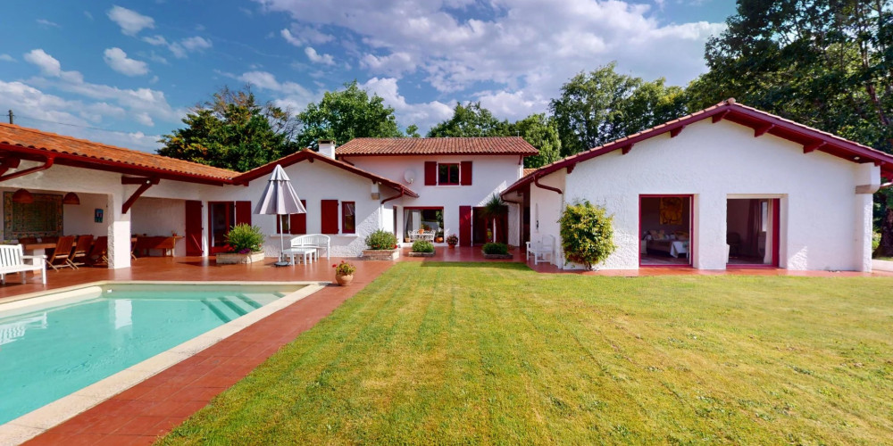 maison à USTARITZ (64480)