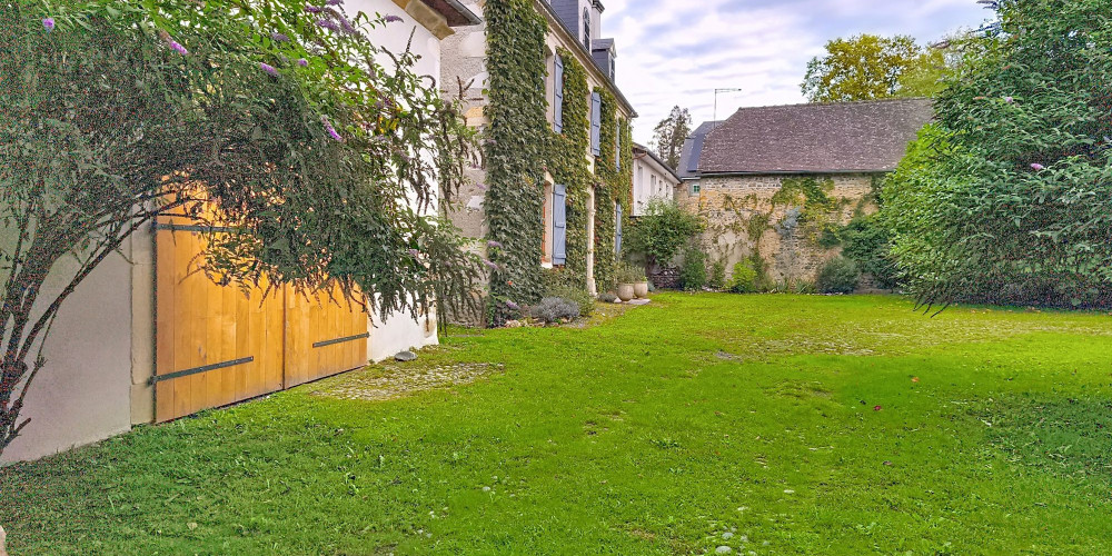 maison à NAY (64800)