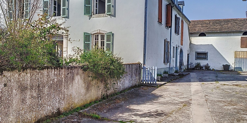 maison à NAY (64800)