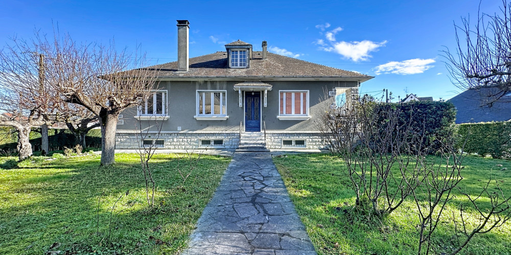 maison à NAY (64800)