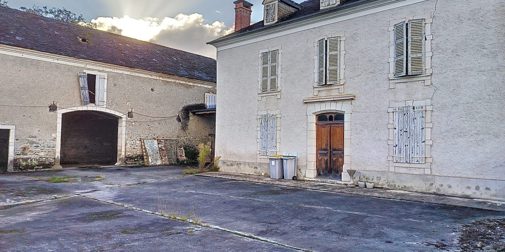 maison à NAY (64800)