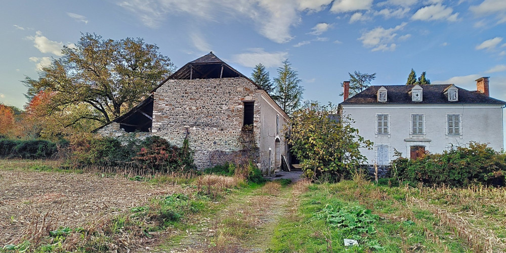 maison à NAY (64800)