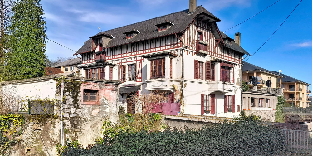 maison à NAY (64800)