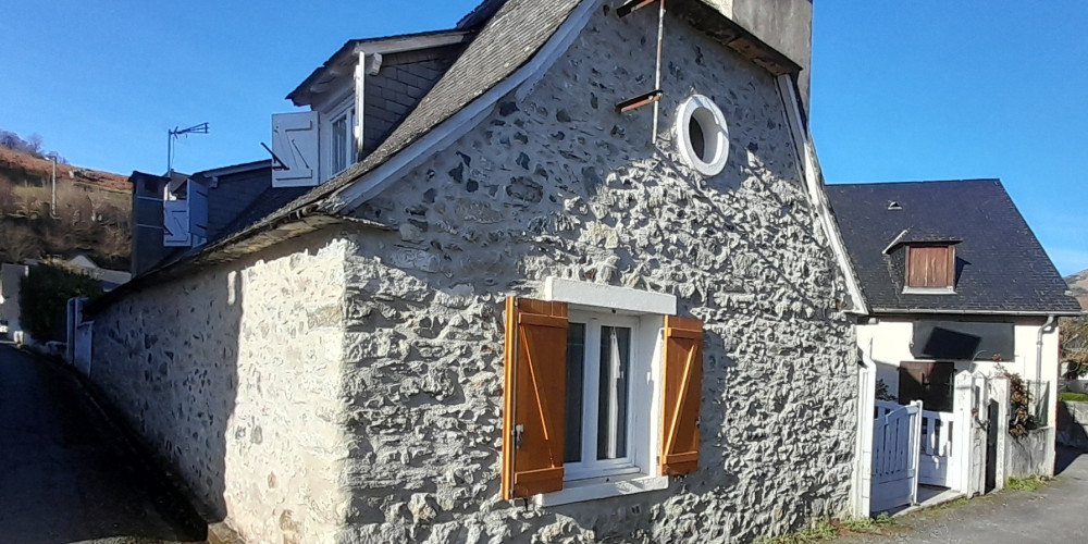 maison à SEGUS (65100)